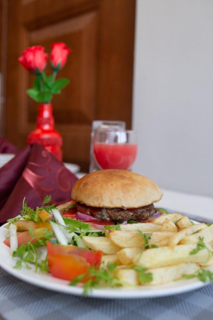 Regency Resort Singida Eksteriør bilde